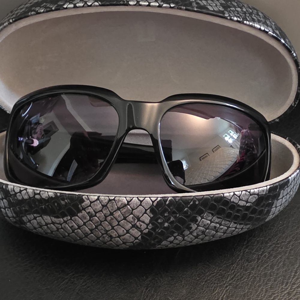 Valentino Square Black Sunglasses Athentic